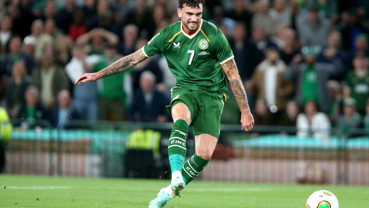 Troy Parrott impulsa récord de ventas y afición irlandesa para el Real Betis