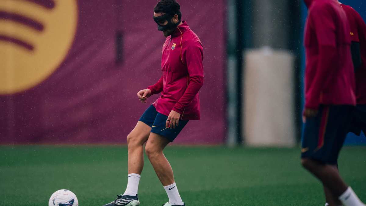 Éric García Returns to FC Barcelona Full Training