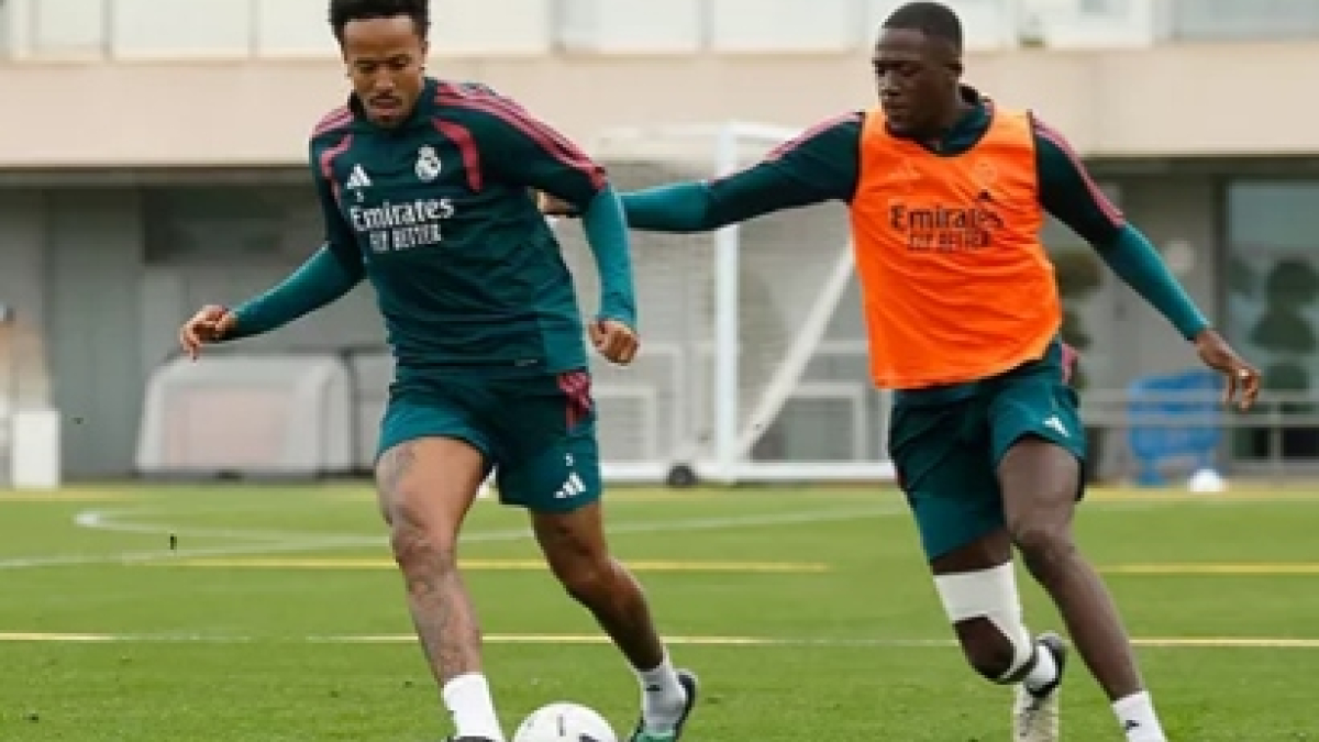 Konaté completa todo el entrenamiento y apunta al Villarreal