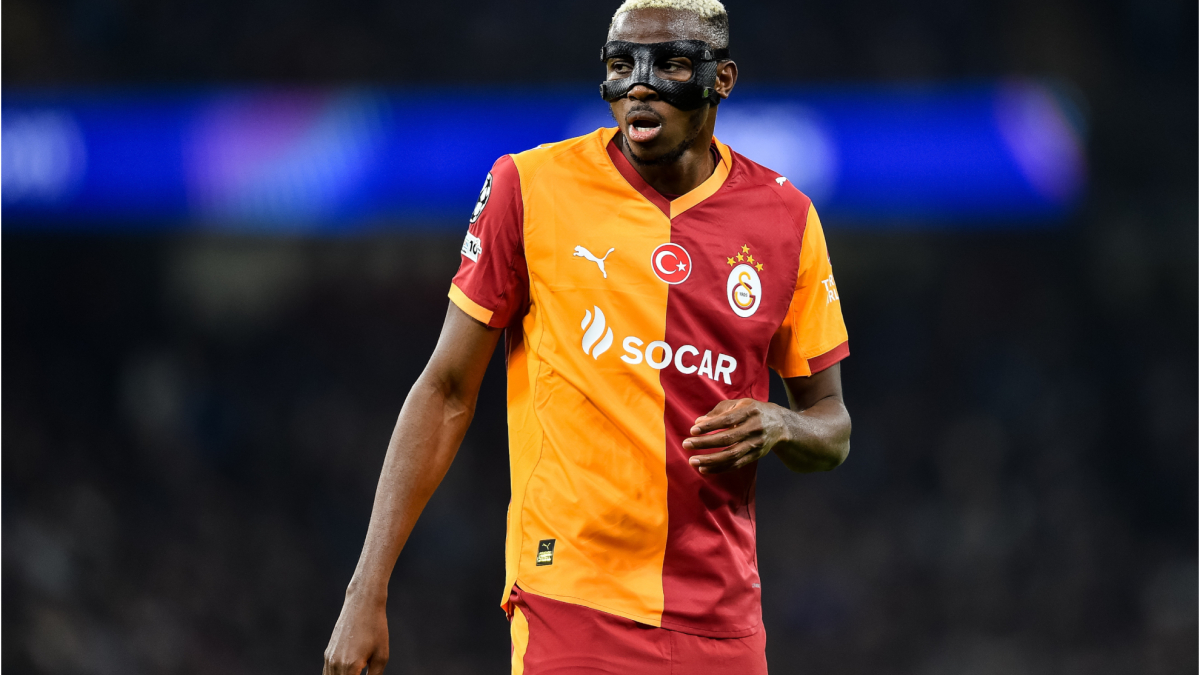 El Galatasaray coge moral antes del Barça ganando con 10 y en el descuento