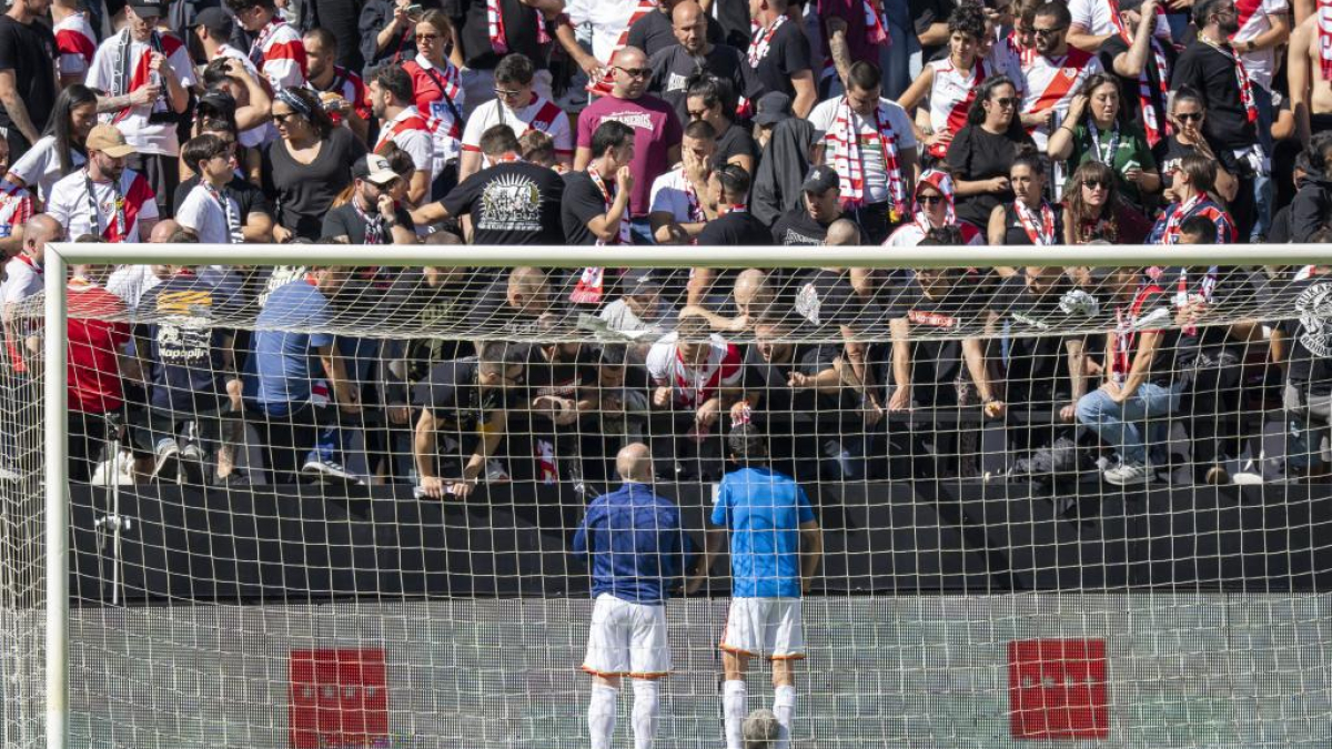 El Rayo Vallecano habla de «atentado planificado» tras la suspensión del partido ante el Athletic