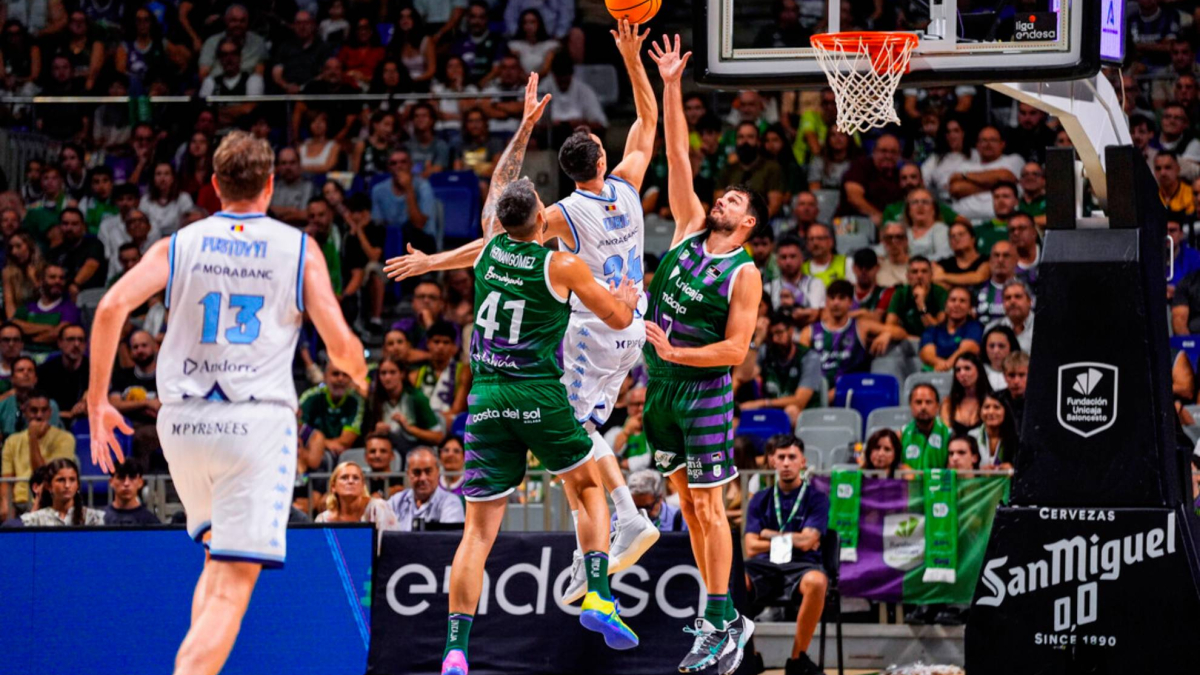 El Unicaja somete al MoraBanc Andorra y se estrena con un gran Brazdeikis