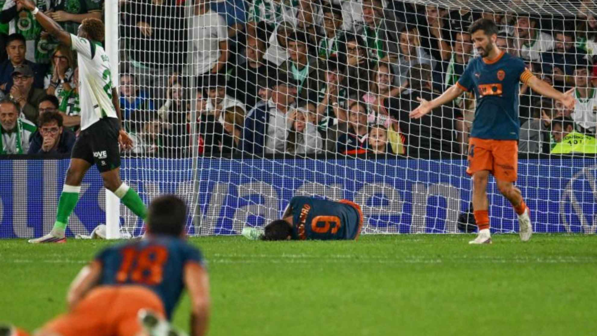 Hugo Duro misses late chance to give Valencia victory