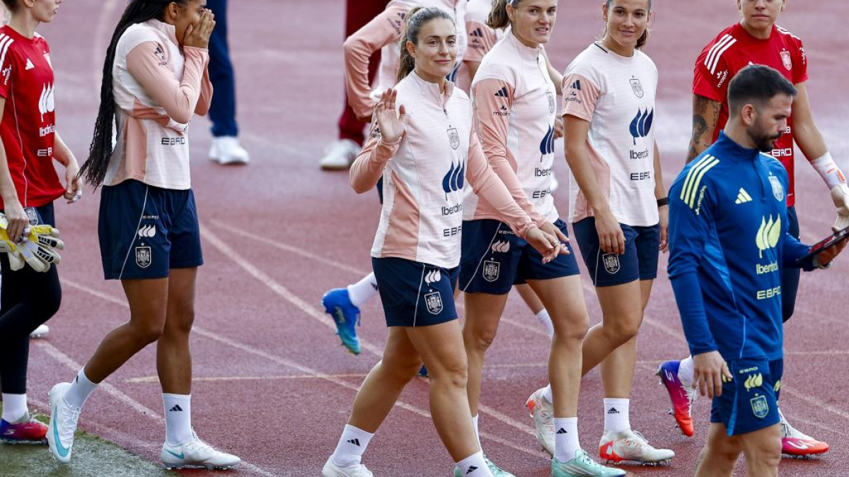 Casi la mitad de las futbolistas se plantea dejarlo por salud mental, según FIFPRO