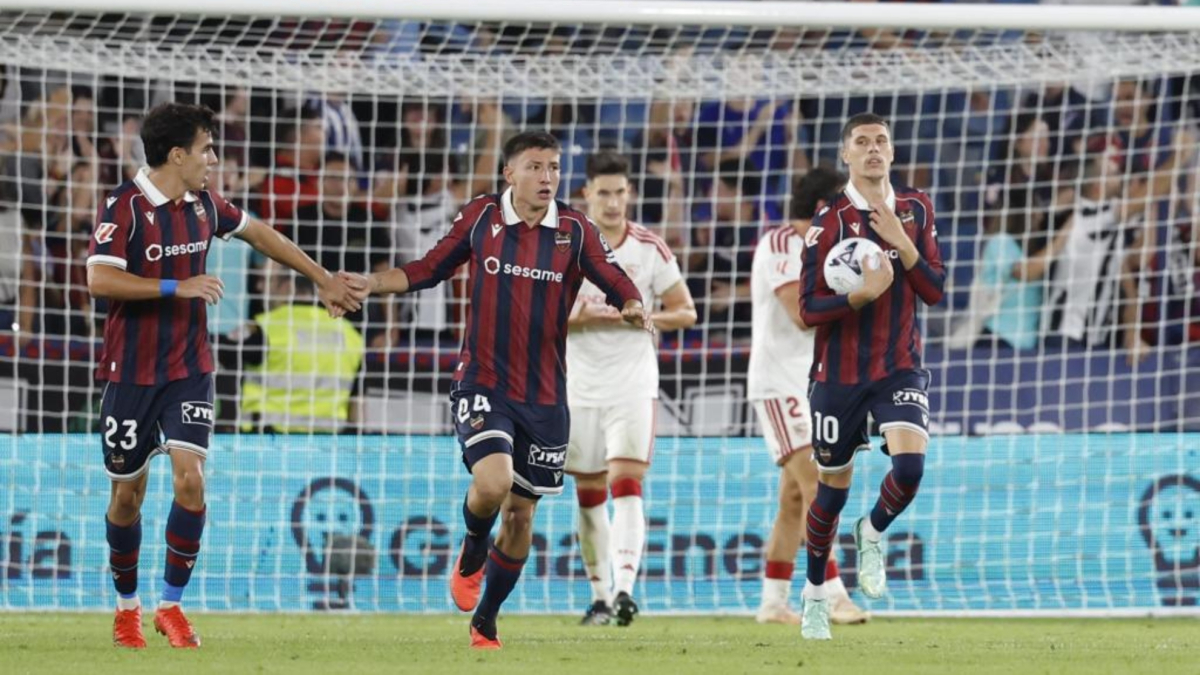 Gol de Iván Romero (1-2) en el Levante x-x Sevilla
