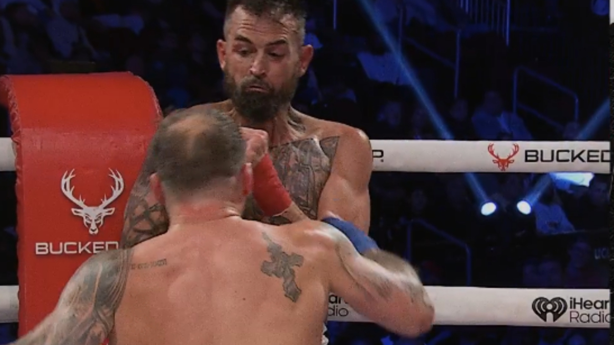 El morbo del Policía vs. Exconvicto de bare-knuckle termina en un KO brutal