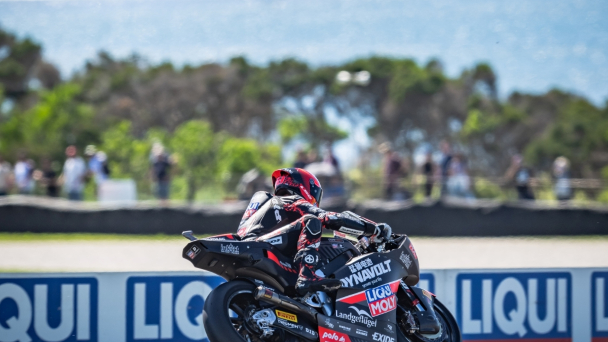  Manu González replica a Izan Guevara con la pole de Moto2 