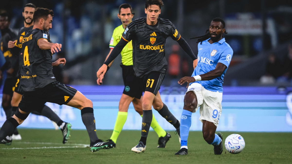  La Roma más argentina sobrevive a un espectacular derbi en Nápoles 
