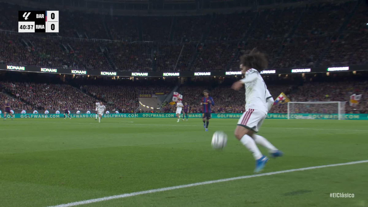  La carambola de El Clásico: mal despeje de Gerard Martín y la cazó Mbappé 