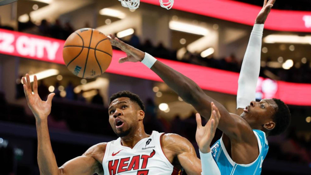 Antetokounmpo tampoco se estrena a la tercera con los Heat, colistas del Este
