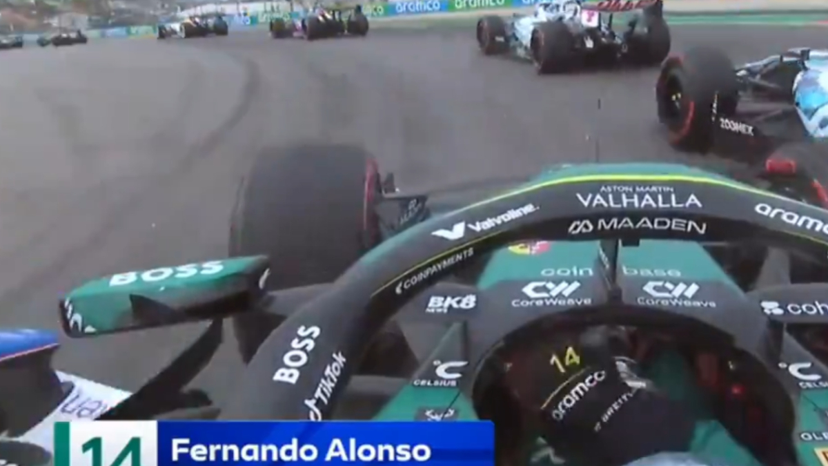 Una salida de locos: Verstappen falla, Albon toca a Alonso y Sainz lima el muro