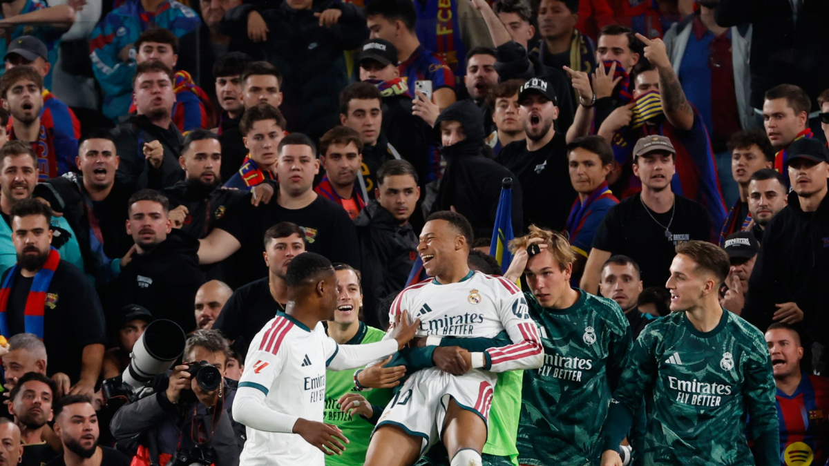 Martínez Munuera refleja en el acta el lanzamiento de objetos tras el 1-2 de Mbappé