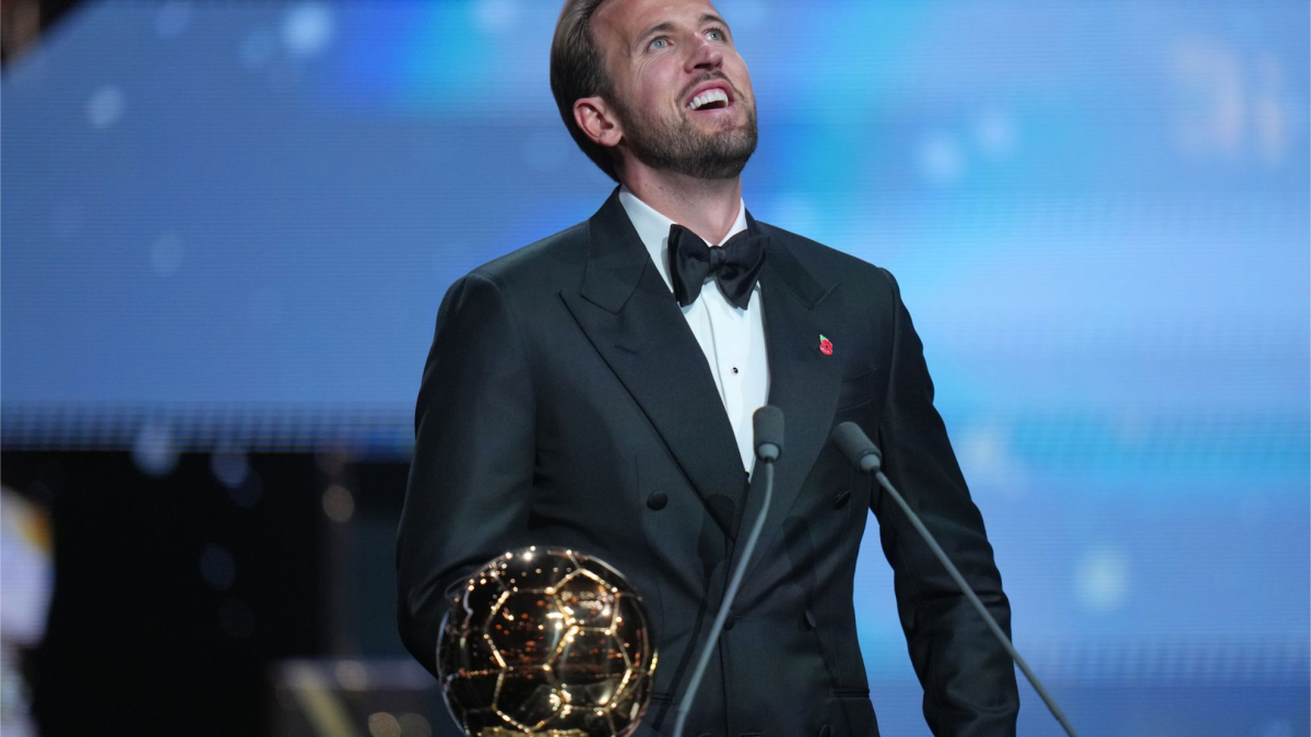 "Kane se entromete en una conversación incómoda"