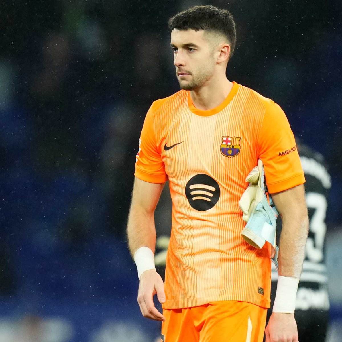 Comenzar de nuevo lejos de casa - Contra Corriente, image size:1200x1200