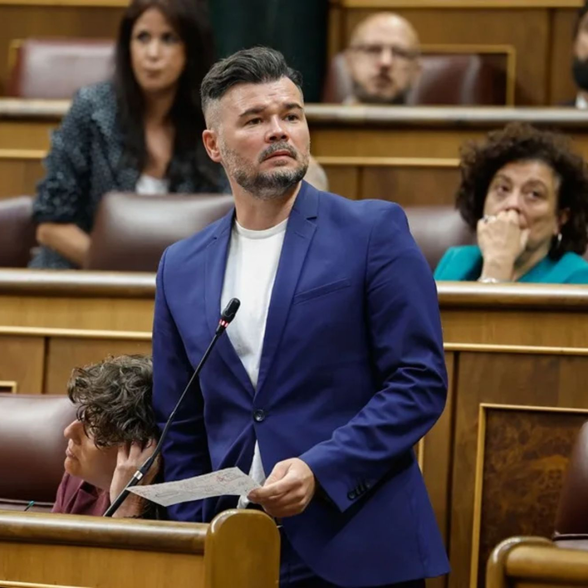 Gabriel Rufián responde a Feijóo: "Estar con quien amenaza tu país te hace  un lacayo, no un patriota"