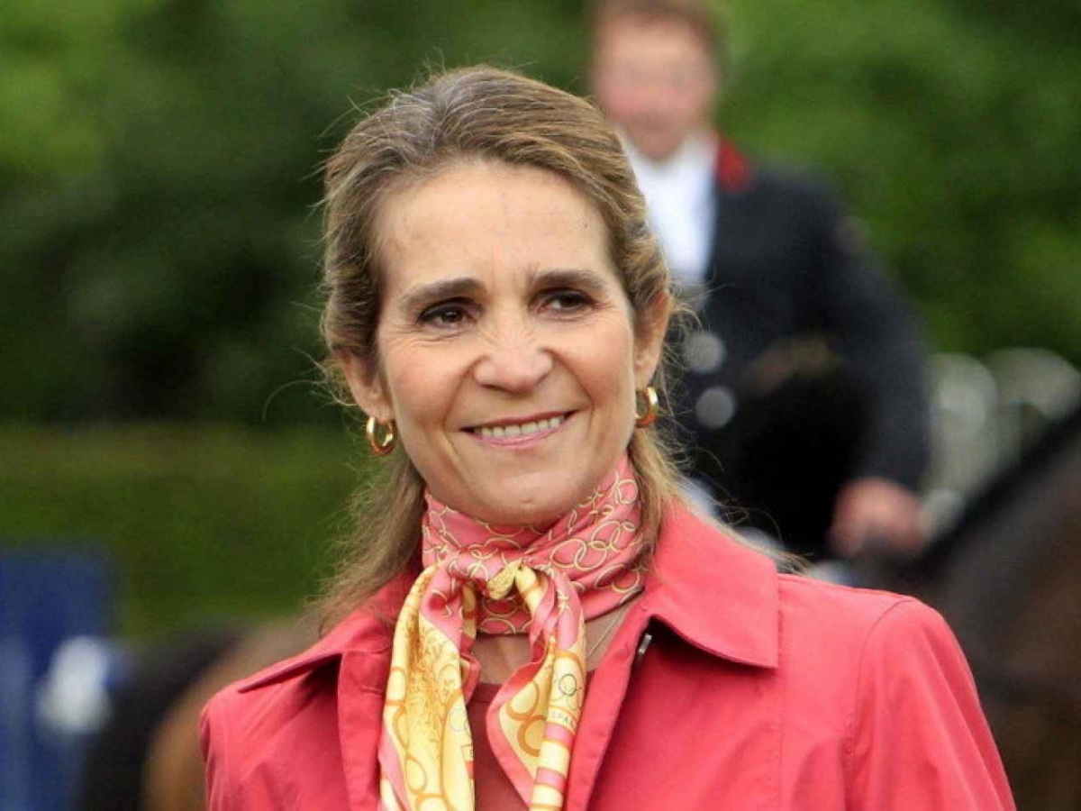La infanta Elena se somete a una operación que se suma a su lesión en el pie