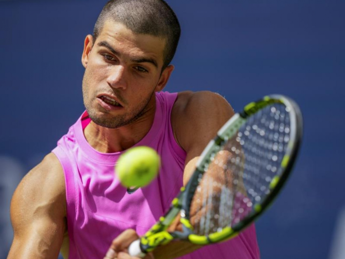 Carlos Alcaraz llega intocable a su octava semifinal consecutiva