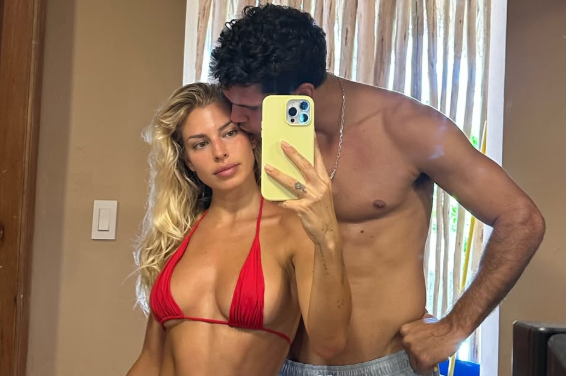Las idílicas vacaciones de Jessica Goicoechea y Manu Moreno en Punta Cana... con petición de matrimonio incluida: "Último aviso"