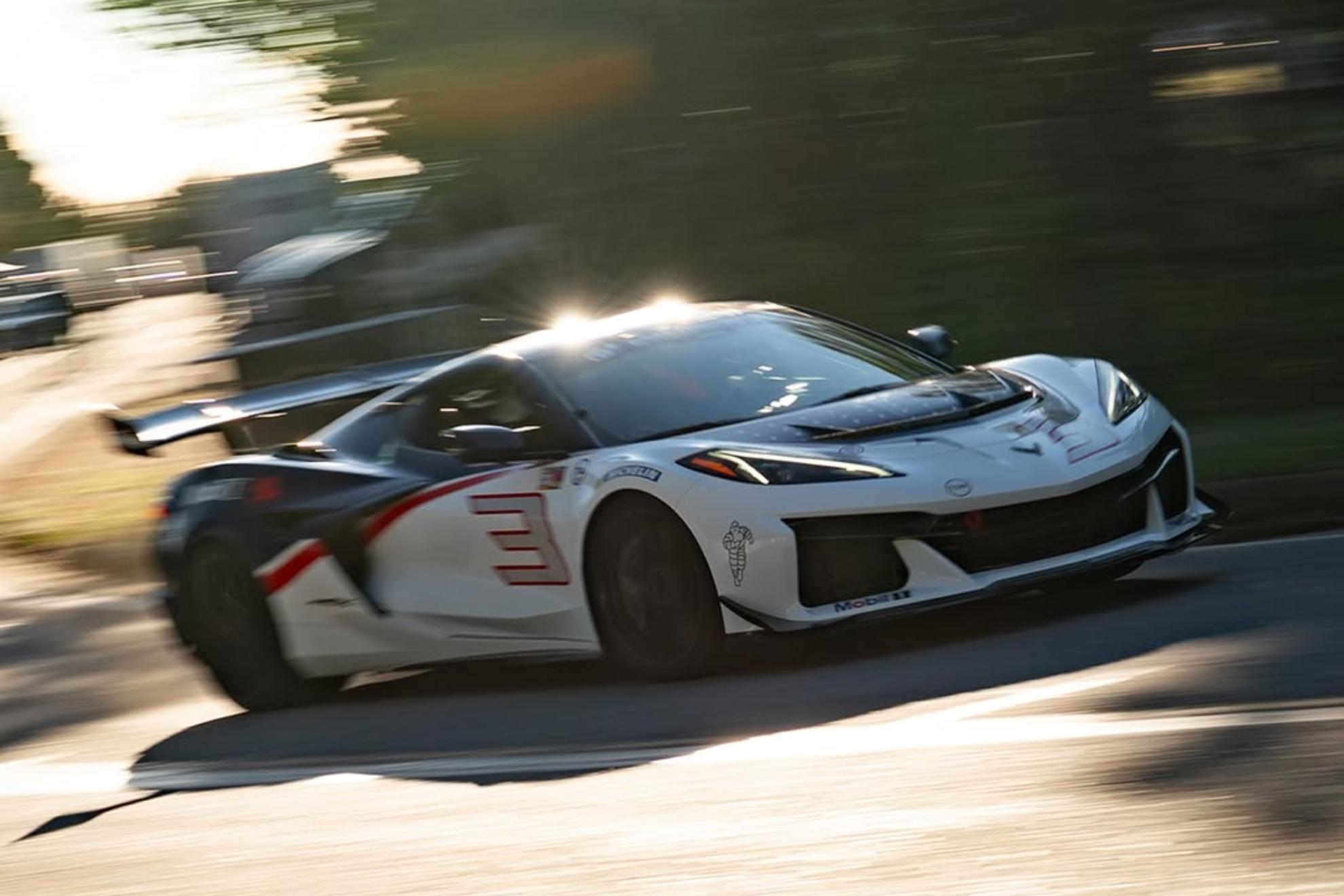 El Corvette de 1.250 CV es el coche de producción más rápido en Pikes Peak Corvette
