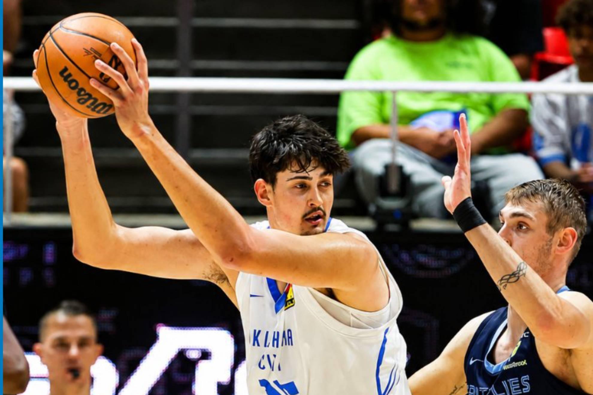 Aday Mara, durante su primer partido con los Thunder en la Liga de Verano.