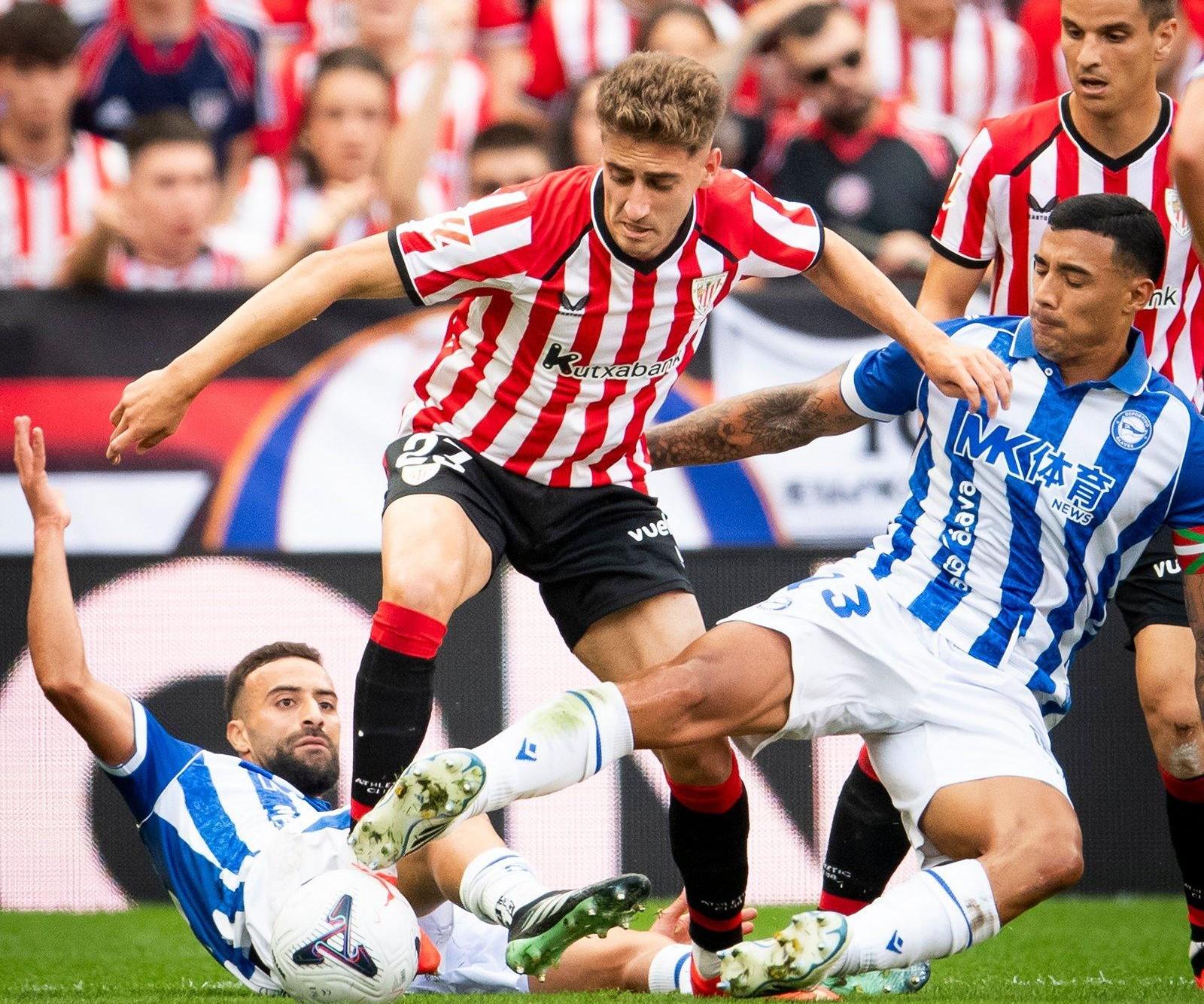 El Alavés supo manejar con acierto el partido ante el Athletic. Athletic Club