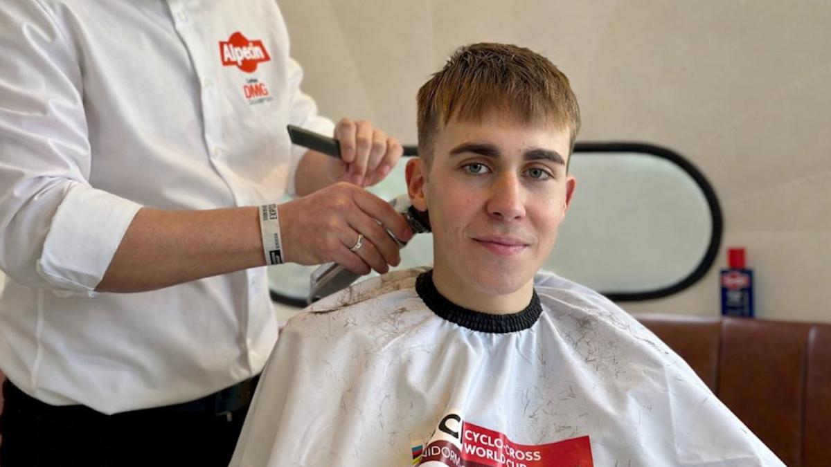 Benja Noval, las lágrimas por el arcoíris 'robado' y un futuro que ilusiona: "Que un equipo como Ineos te llame e insista tanto es por algo"