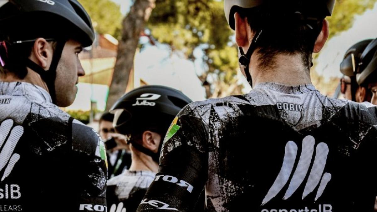 El equipo español Illes Balears Arabay se queda 'colgado' para 2026... ¡con todo preparado para el arranque!