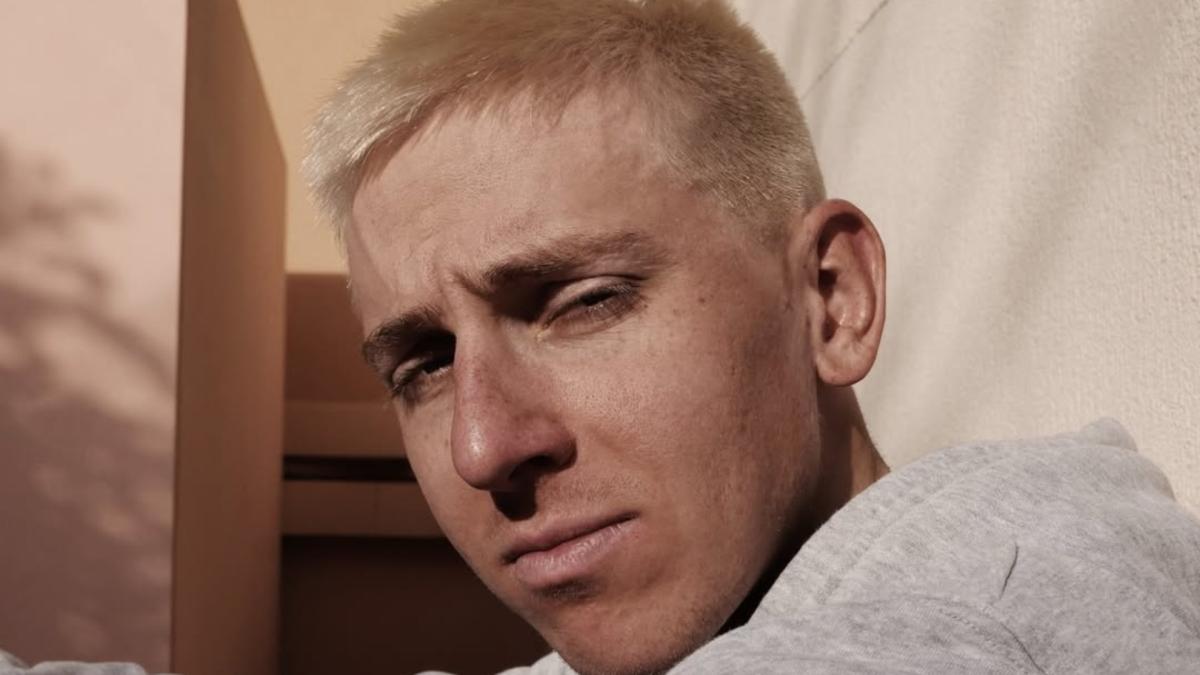 Pogacar se hace 'un Alcaraz': así es su nuevo look al estilo Eminem que triunfa en redes