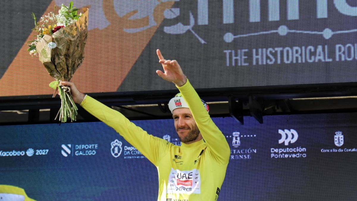 El ‘superperegrino’ Yates esconde sus bazas para el Giro tras conquistar O Gran Camiño: "Ya veremos"