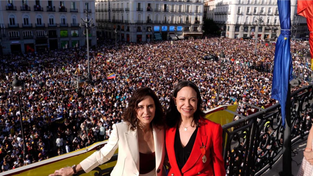 Polémico cántico de miles de venezolanos en Madrid contra Delcy Rodríguez: "¡Fuera la mona!"