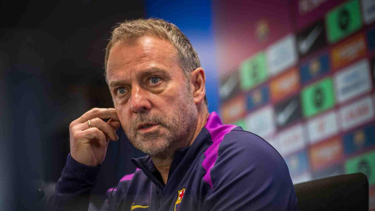 Flick: "Renovaré, quiero ganar la Champions con el Barça y estar cuando esté acabado el Camp Nou"