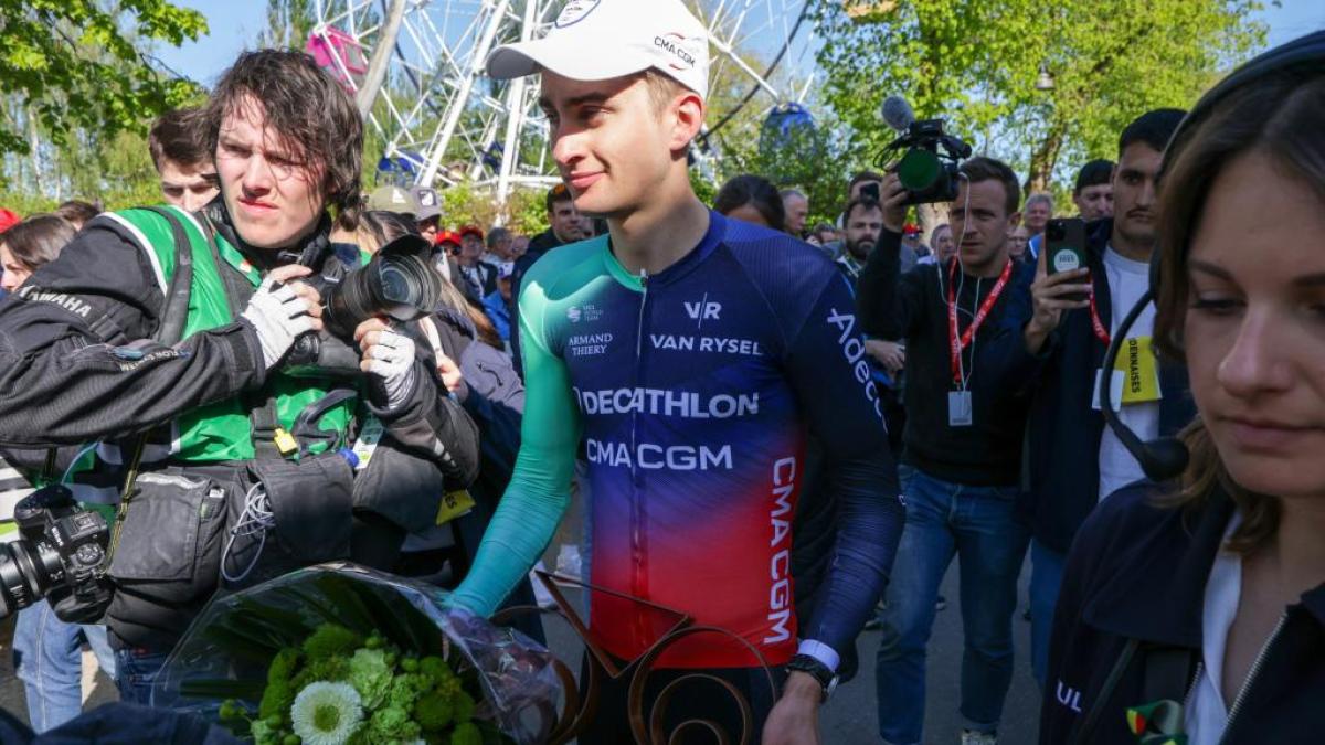 Seixas: "Es increíble, el año pasado vi ganar a Pogacar por television"