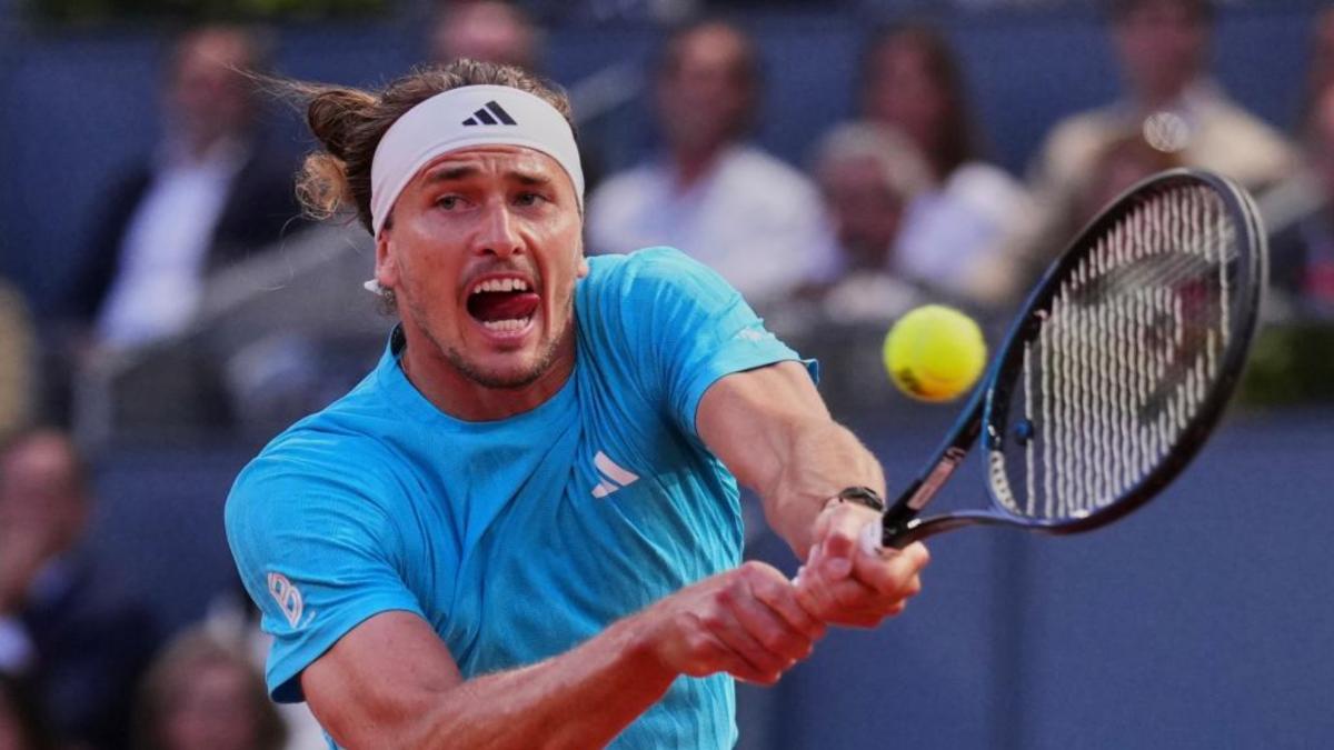 Zverev sale con bien de otra sesión de madrugada