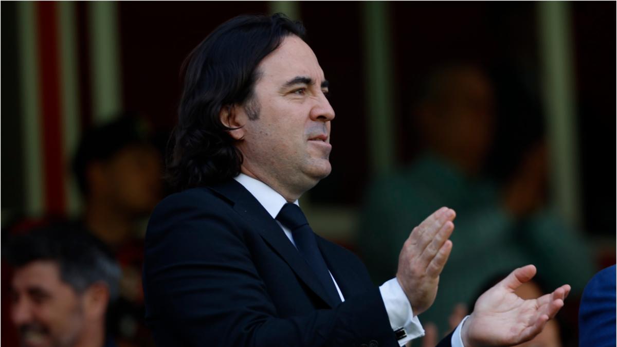 Martín Presa justifica la venta en taquilla: "es mejor hacer cola para que la entrada se quede en Vallecas"