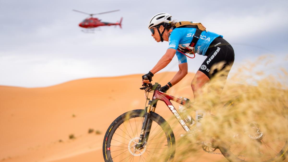 Kortekaas arrasa y Moreno se estrena en el podio de la Titan Desert