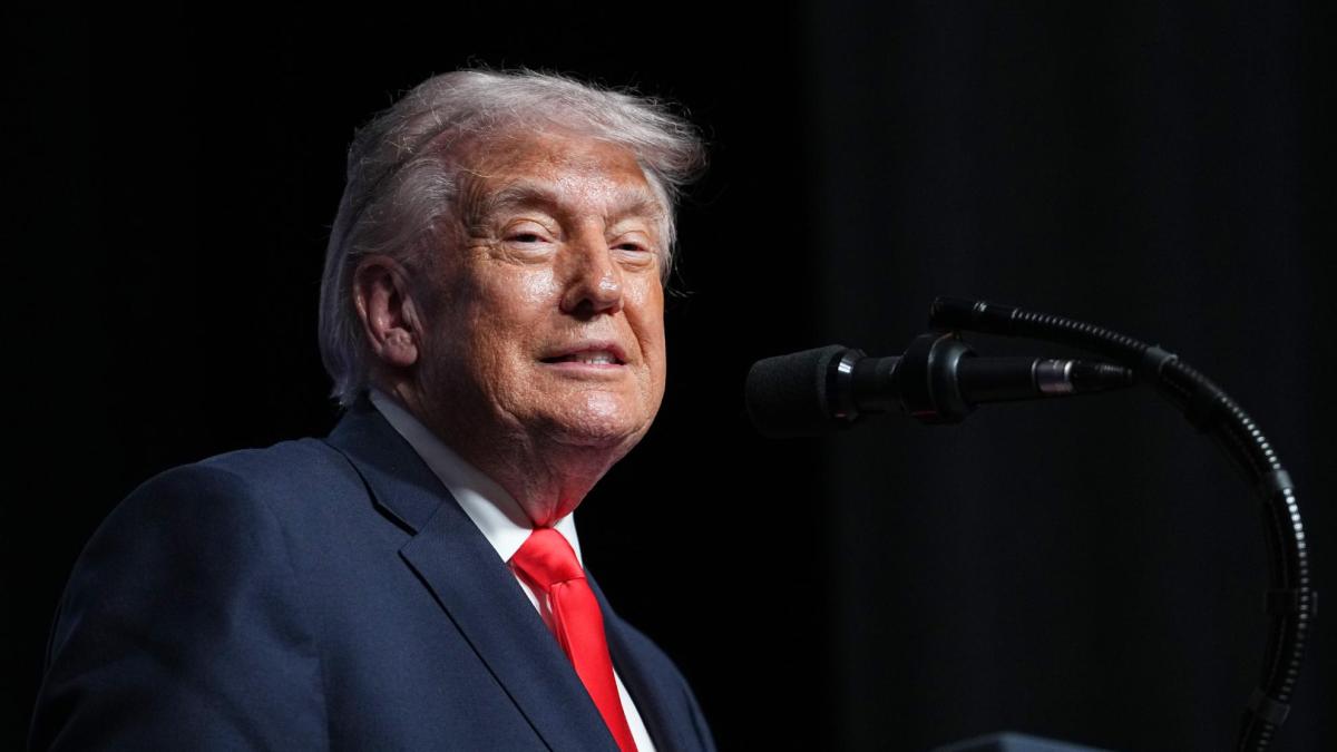 Donald Trump advierte a Irán: "Existen dos opciones: intentar llegar a un acuerdo o ir y arrasarlos por completo"