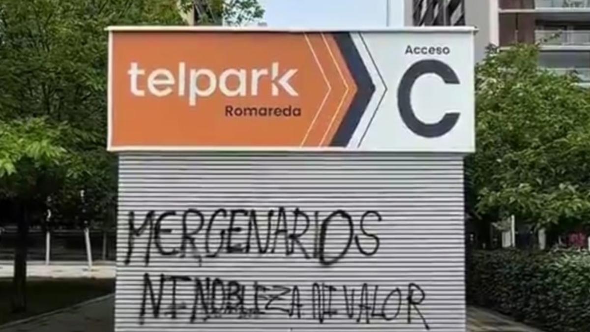 Las protestas de la afición del Zaragoza pasan del campo a las oficinas: "Ni&hellip;