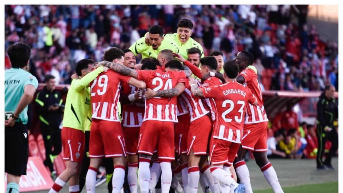 El Almería conquista un duelo de auténtica locura ante un buen Mirandés