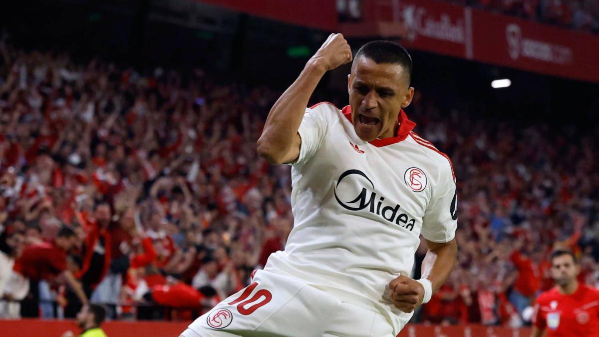 Alexis saca al Sevilla del descenso
