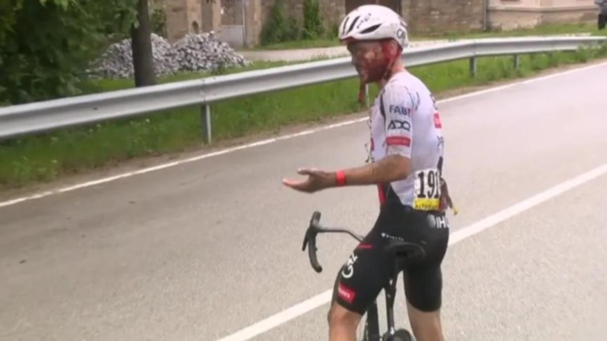 Otro favorito que tiene que abandonar: Yates se baja del Giro