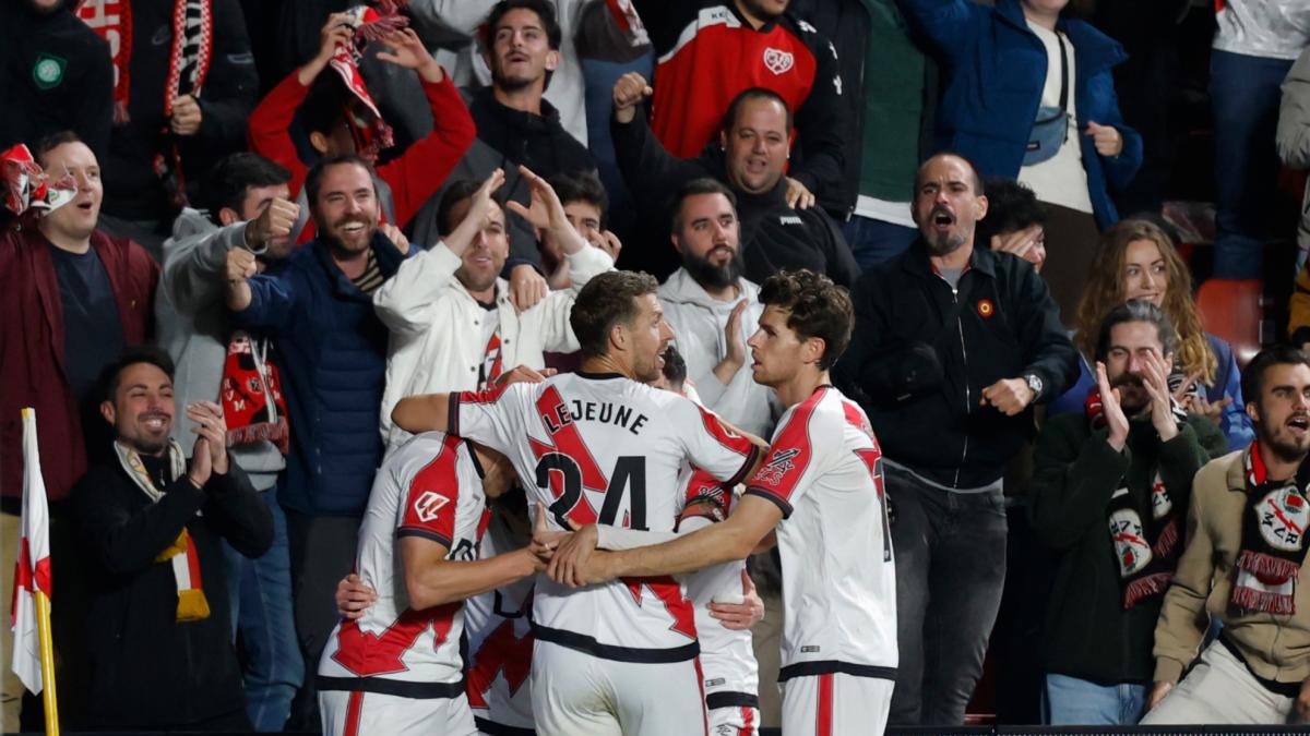 El Rayo Vallecano obtiene la permanencia y vuelve a hacer historia