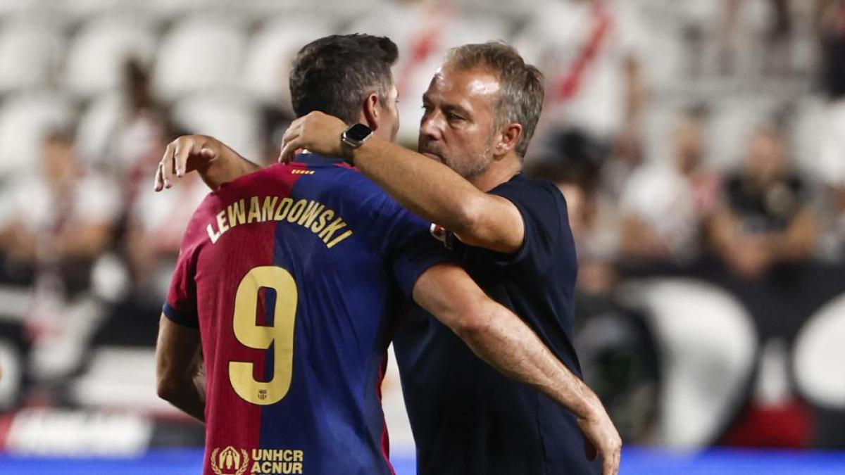Flick: "Que se vaya Lewandowski es bueno para él y para el Barça"
