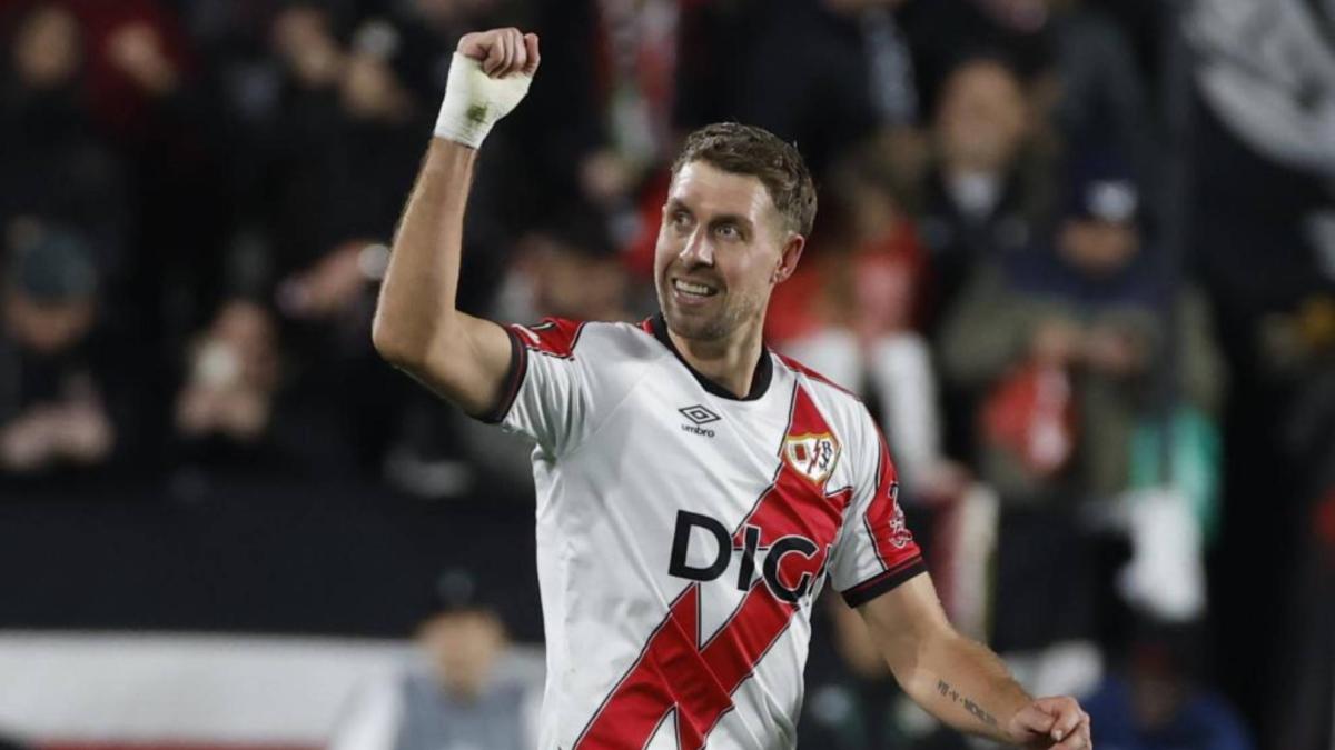 Tres jugadores del Rayo en el once ideal de la Conference League