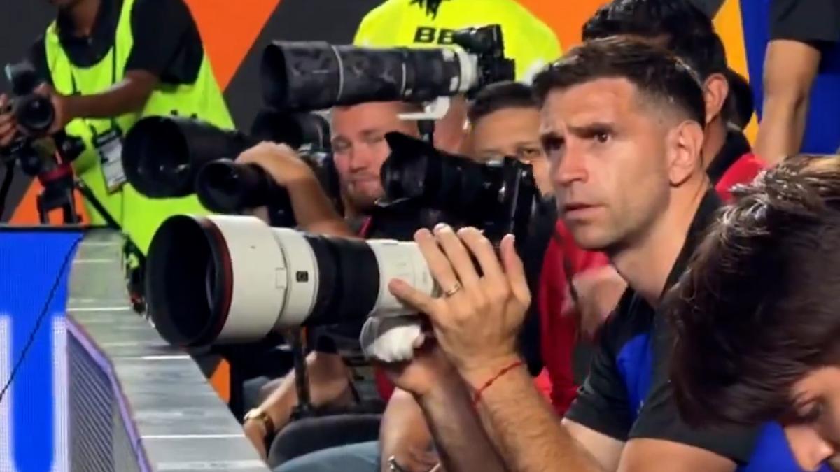 De la portería a la fotografía: así vivió el Dibu Martínez su partido amistoso&hellip;