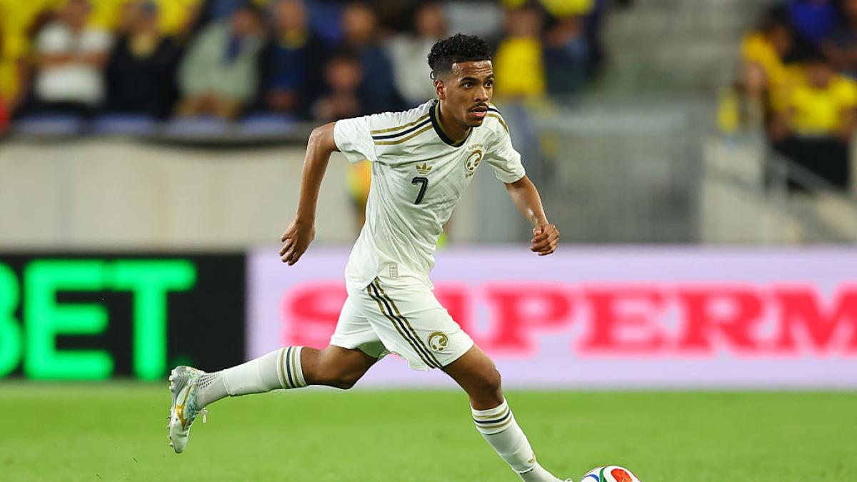 Quien es Musab Al-Juwayr y cómo juega en Arabia Saudí: posición, equipos y por qué puede ser la sensación del Mundial