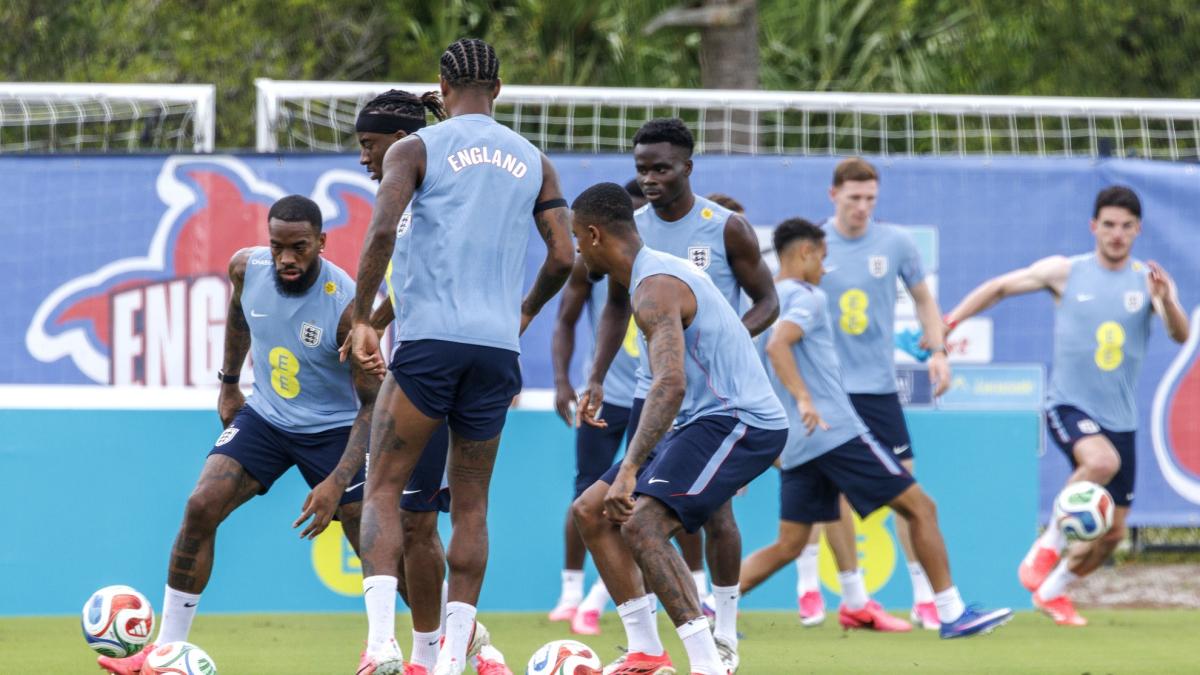 Inglaterra recupera las botas y los balones que le robaron en Kansas City