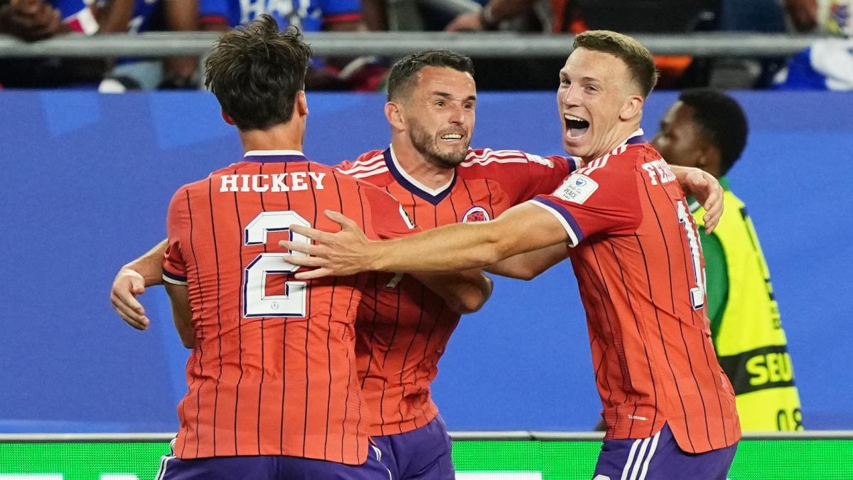Gol de McGinn (0-1) en el Haití 0-1 Escocia