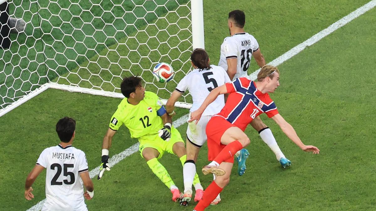 Gol de Aymen Hussein (p.p.) (1-4) en el Irak 1-4 Noruega