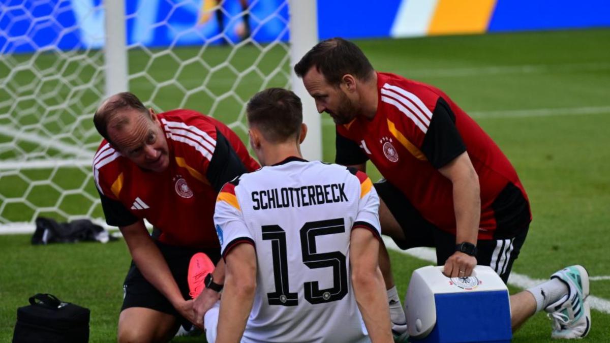 Palo para Alemania: Schlotterbeck dice adiós al Mundial
