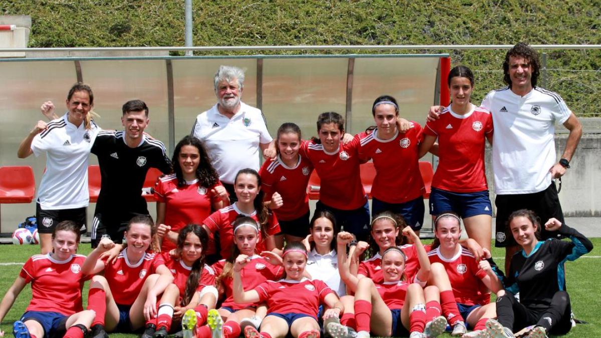 La Federación Vizcaína homenajea a las pioneras del fútbol femenino